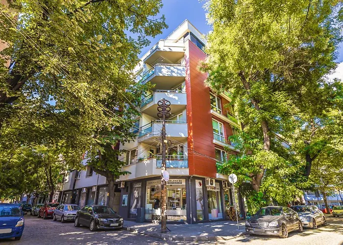 Stylish 2Bd Apartment With A Nice Cozy Terrace By Flat Mаnager